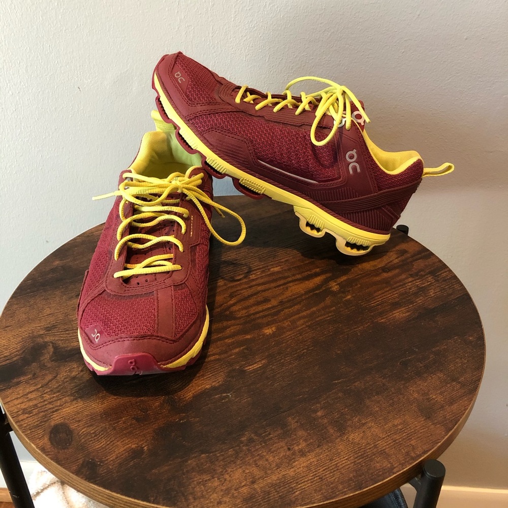 ON Cloudrunner Sneakers Womens size 7.5